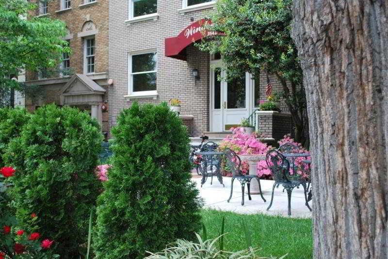 Varios Windsor Inn Hotel