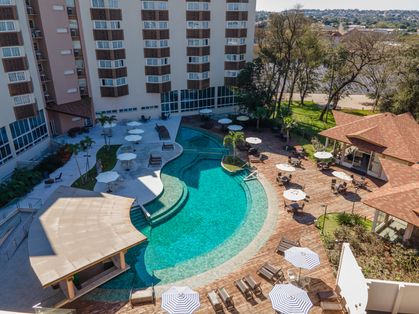 Vista da piscina da hospedagem Recanto Cataratas, Thermas, Resort e Convention - Foto 7