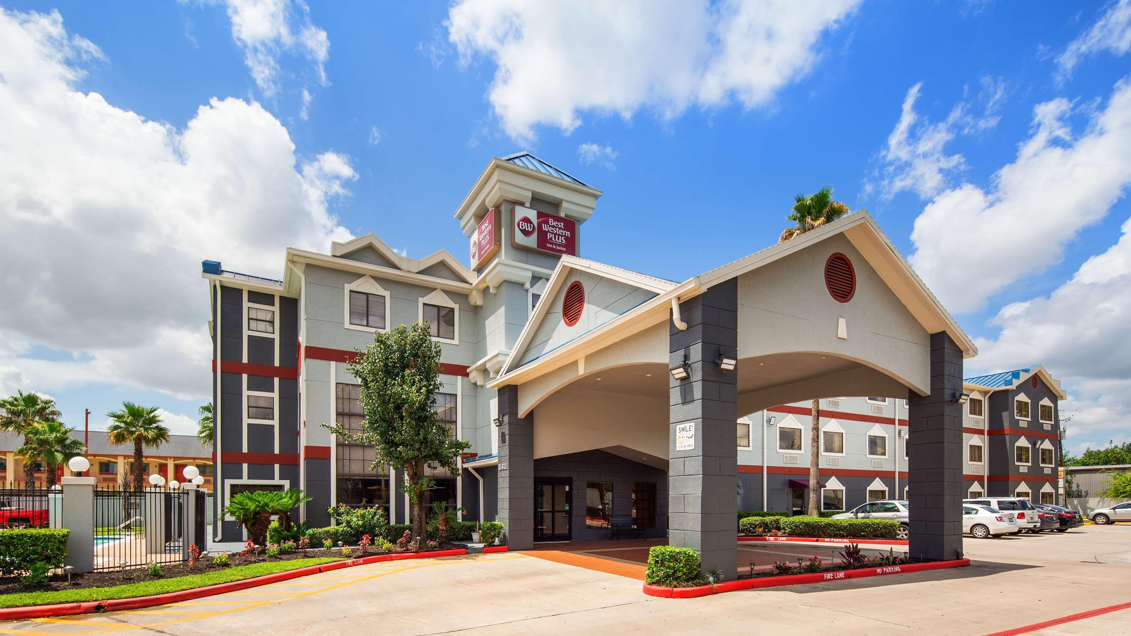Vista Exterior Best Western Plus Northwest Inn & Suites