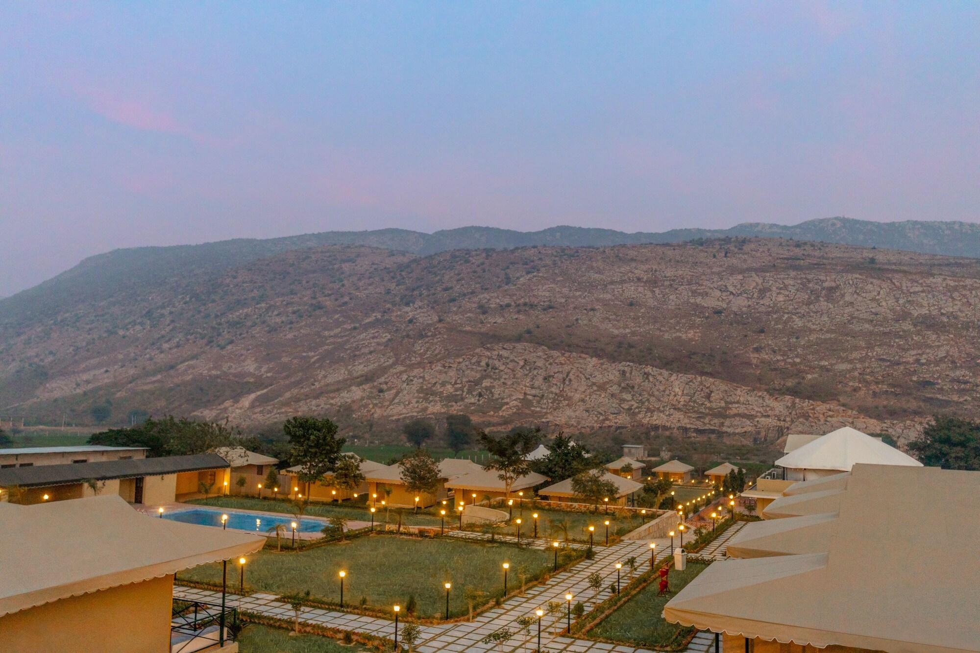 Varios Sterling ReWild Sariska