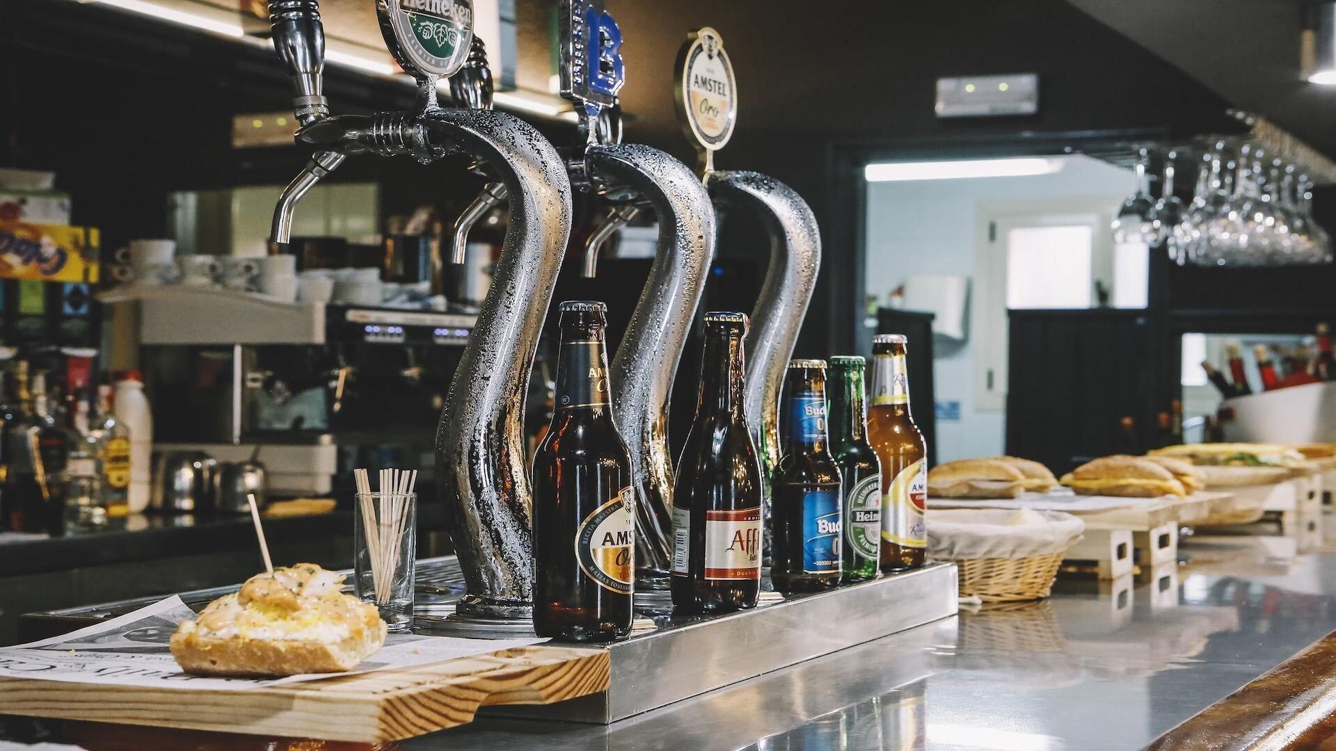 Bar/Salón Hotel Konbenio