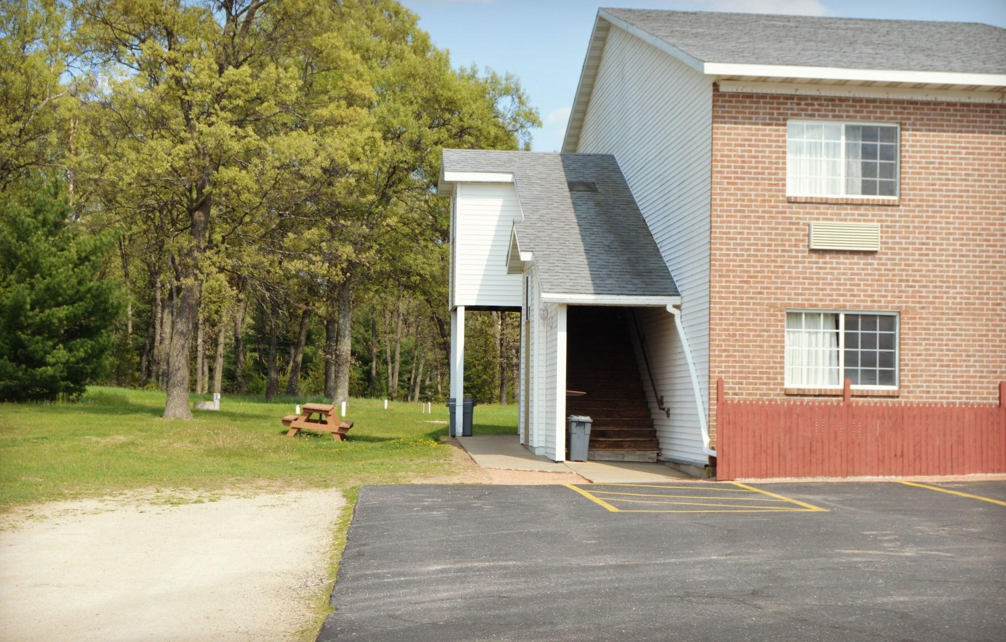 Vista Exterior Adams Inn