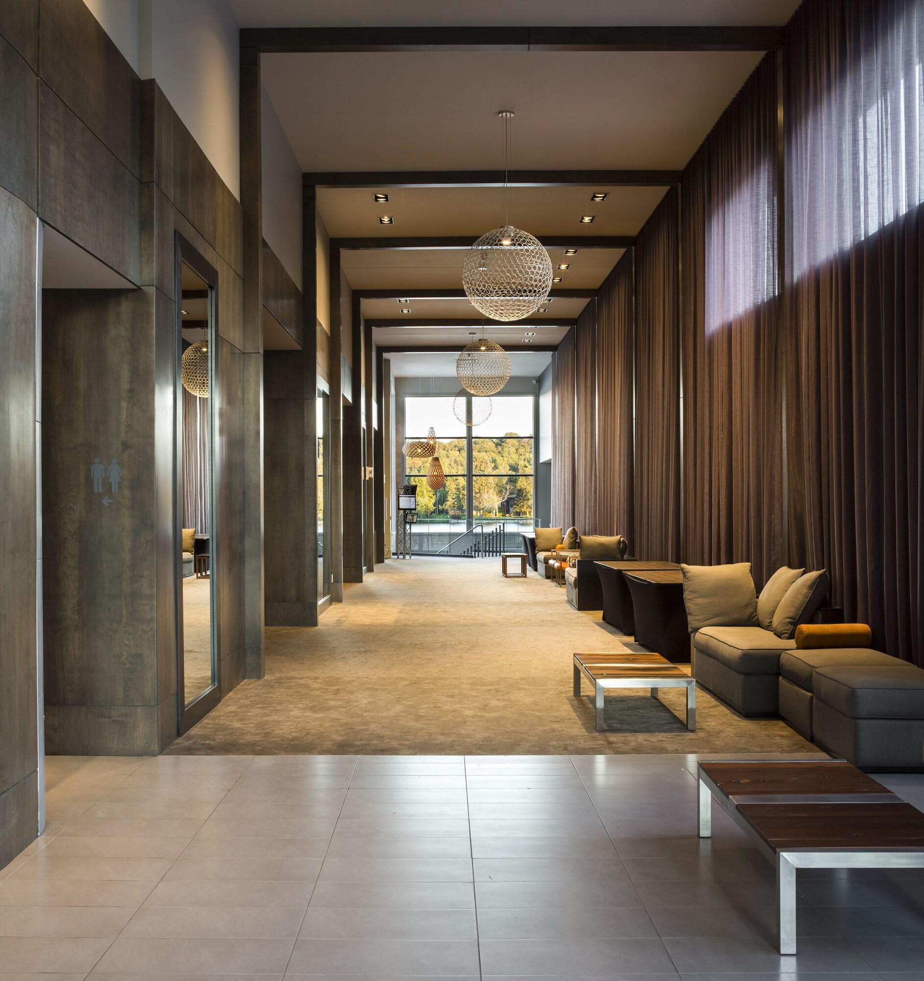 Vista Lobby Esterel Resort