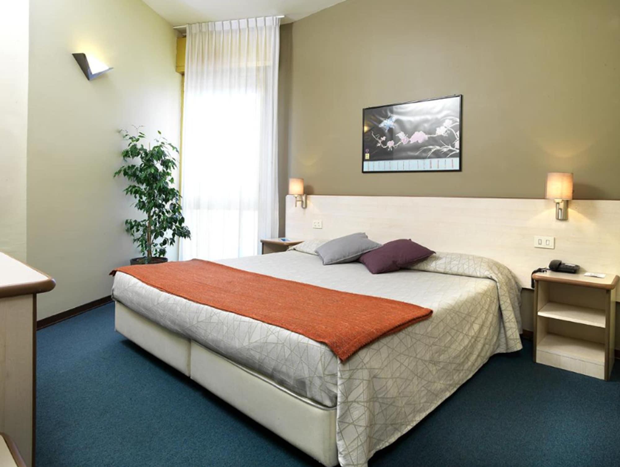 Varios Hotel Ristorante Alcide