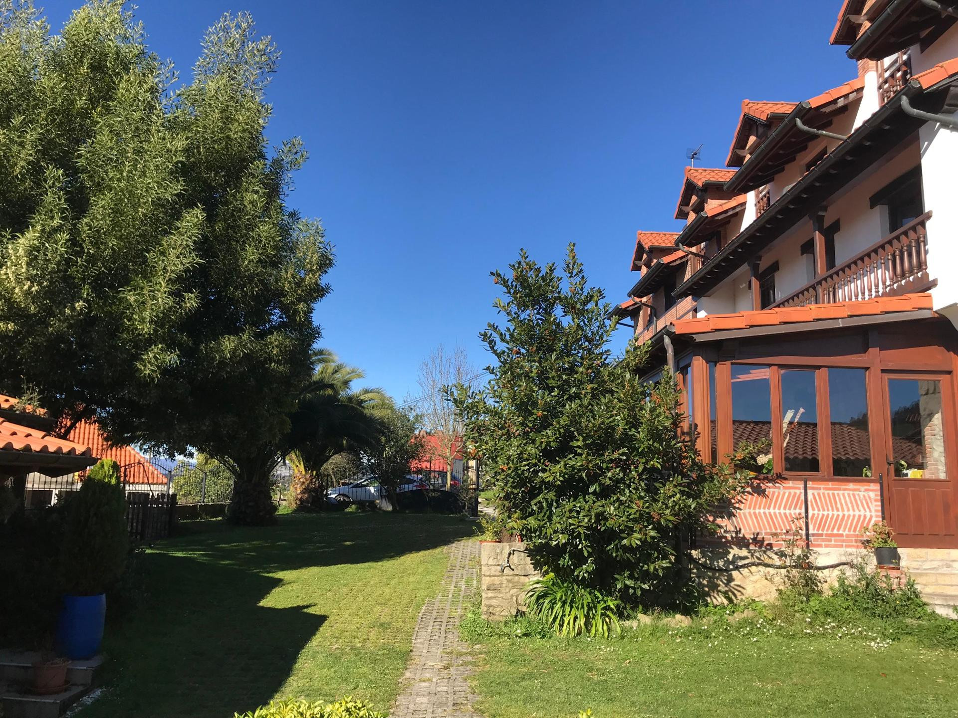 Vista Exterior Posada Rural La Cabana de Salmon