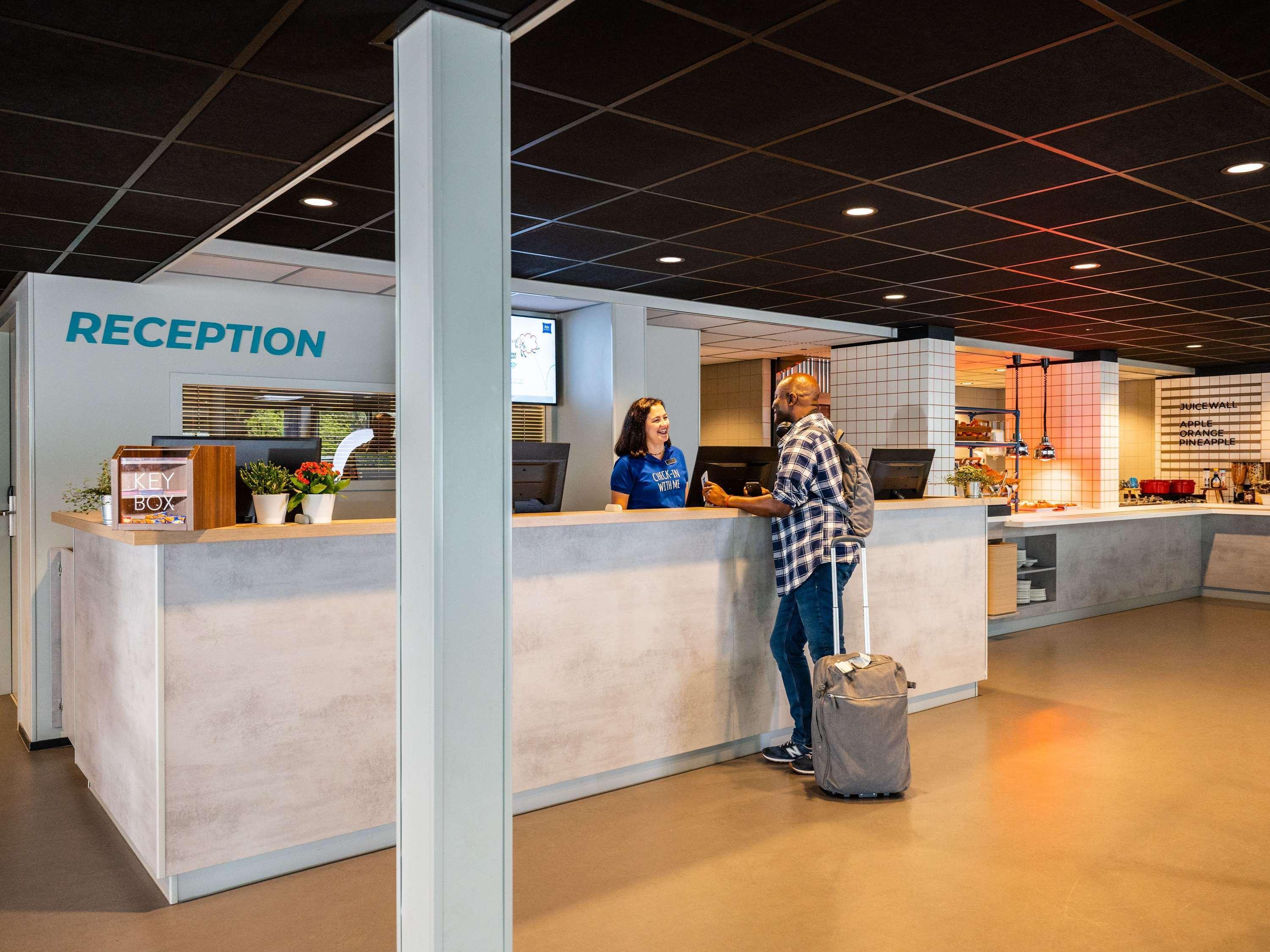 Vista Lobby ibis budget Amsterdam Airport