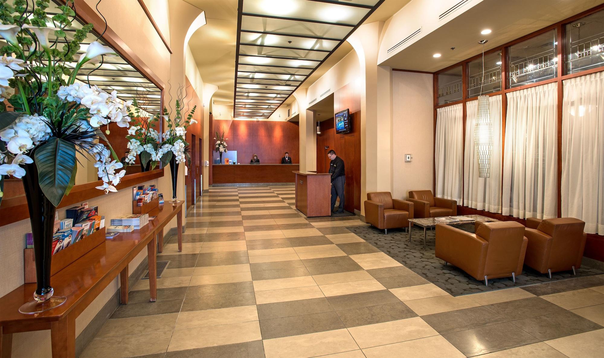 Vista Lobby Le Square Phillips Hotel And Suites