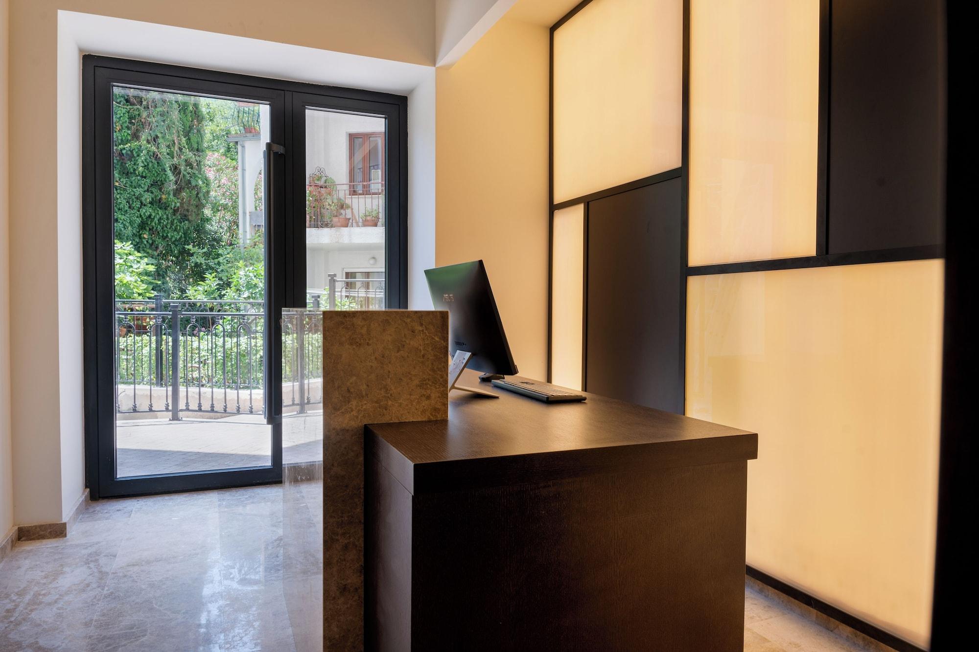 Vista Lobby Allure