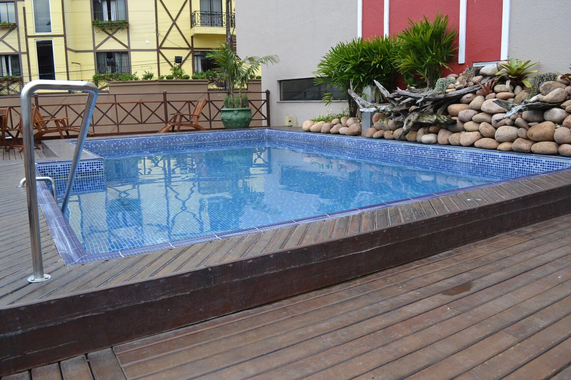 Vista Piscina Hotel Kirst