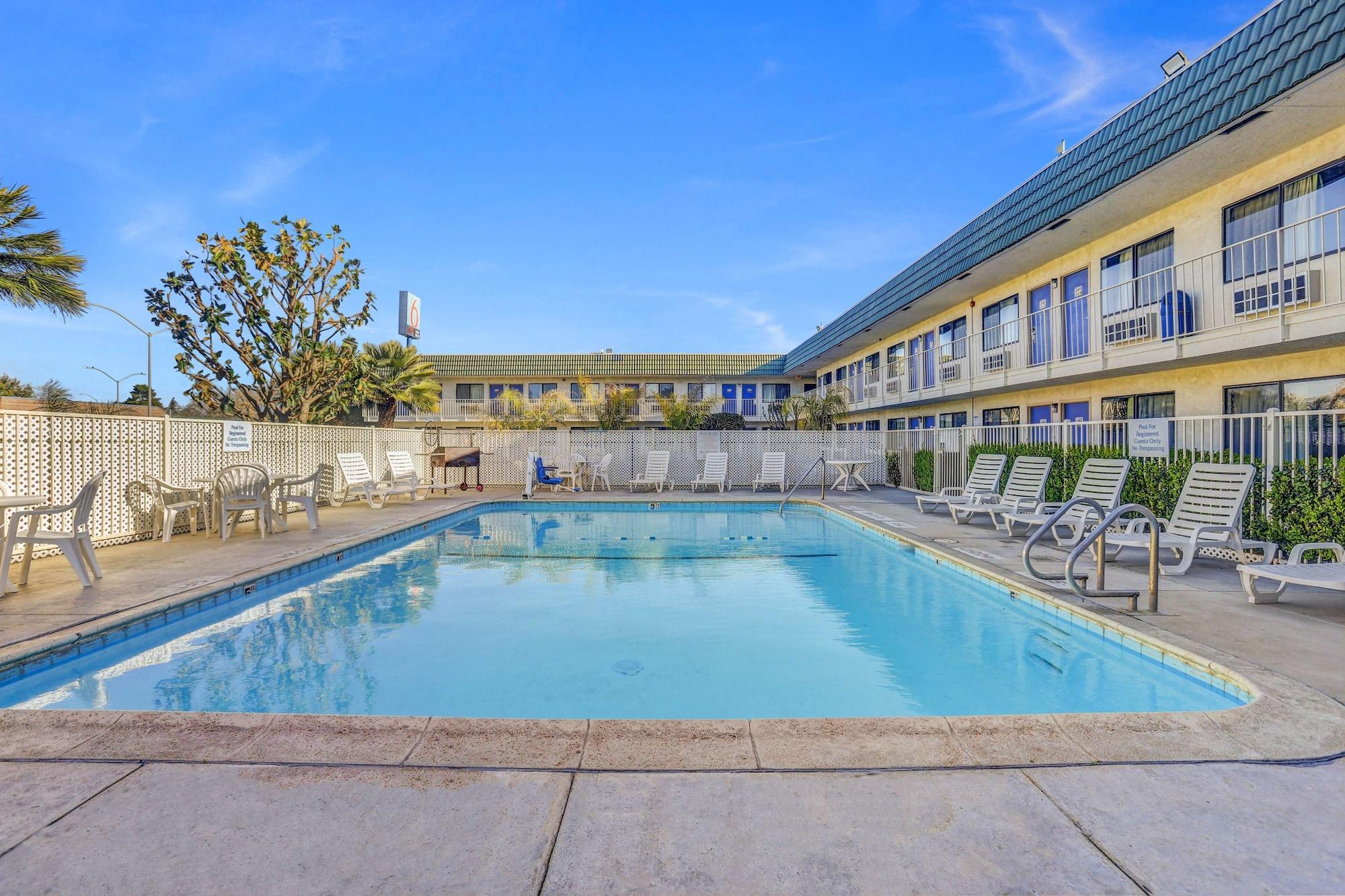 Varios Motel 6 King City, CA