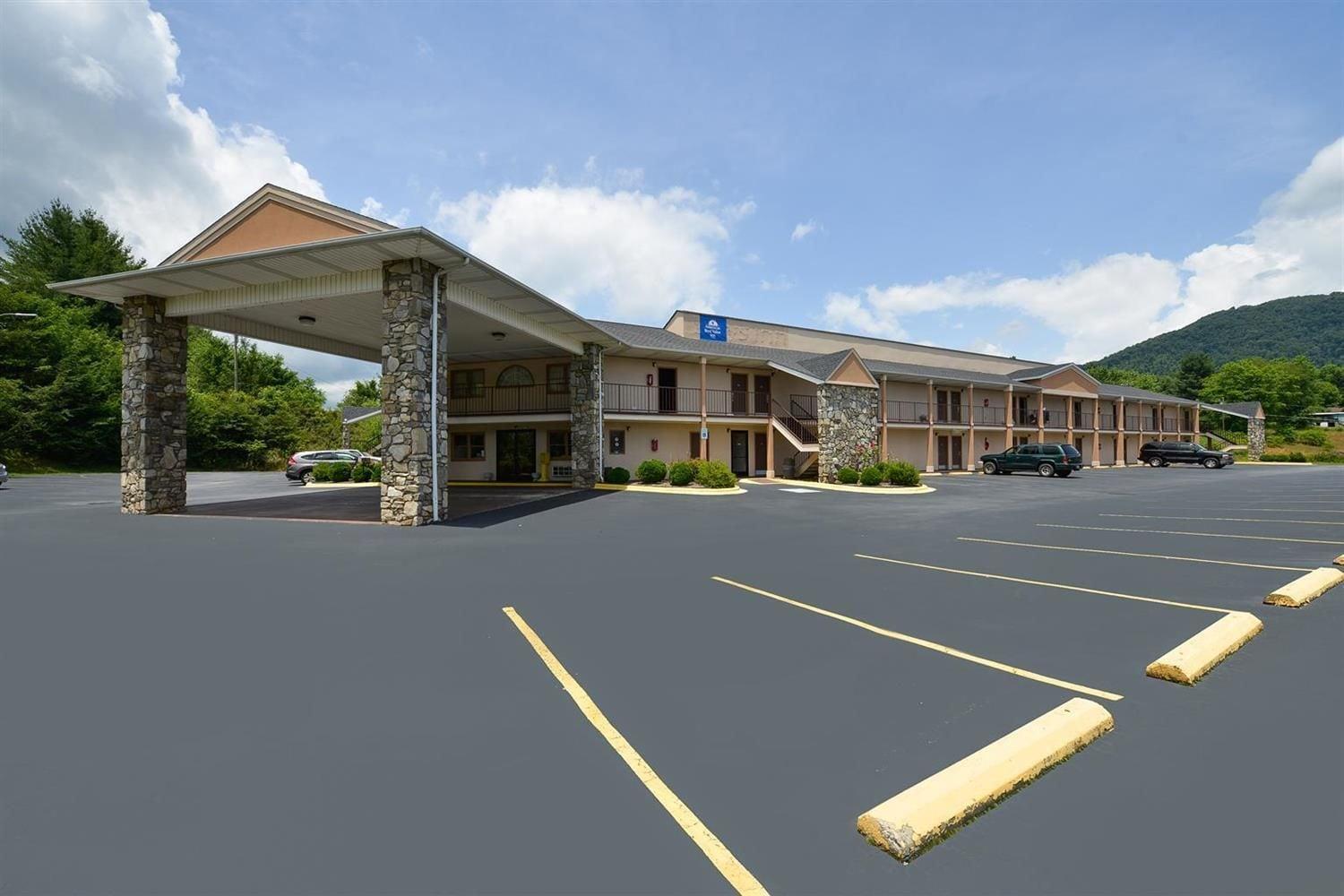 Varios Americas Best Value Inn Canton, NC