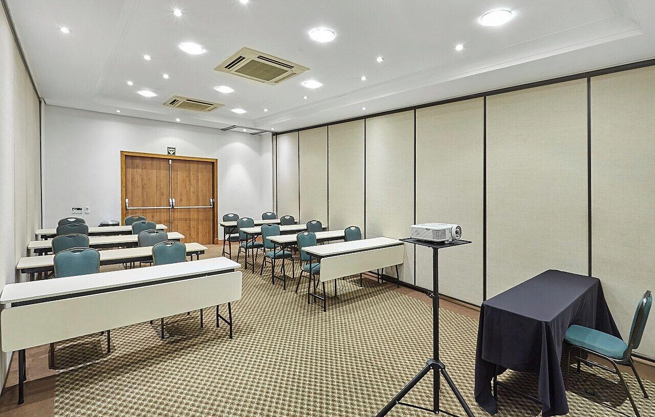 Sala de Reuniones Hotel Cassino Tower Campinas Cambui By Nacional Inn