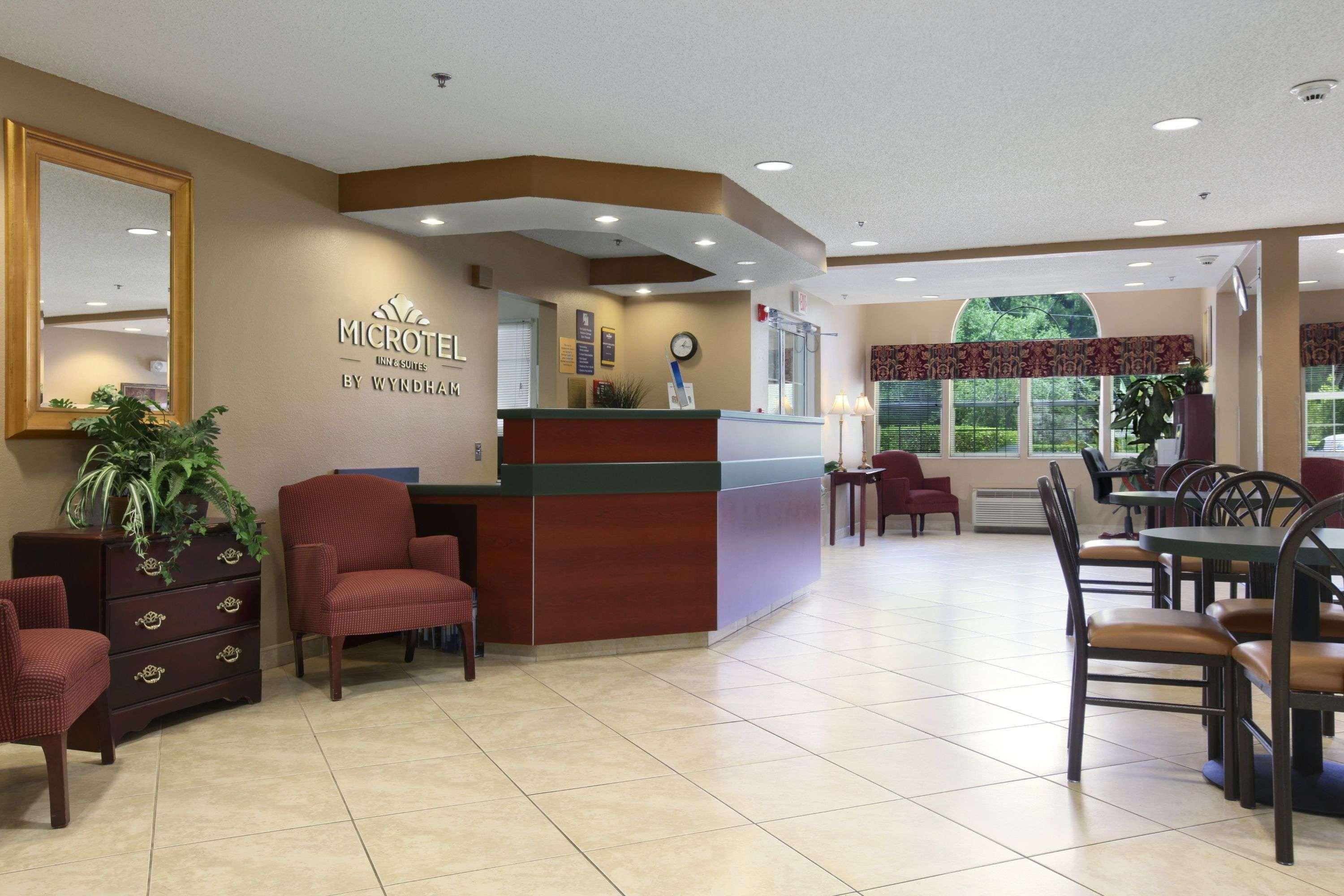 Vista Lobby Microtel Inn & Suites by Wyndham Palm Coast I-95