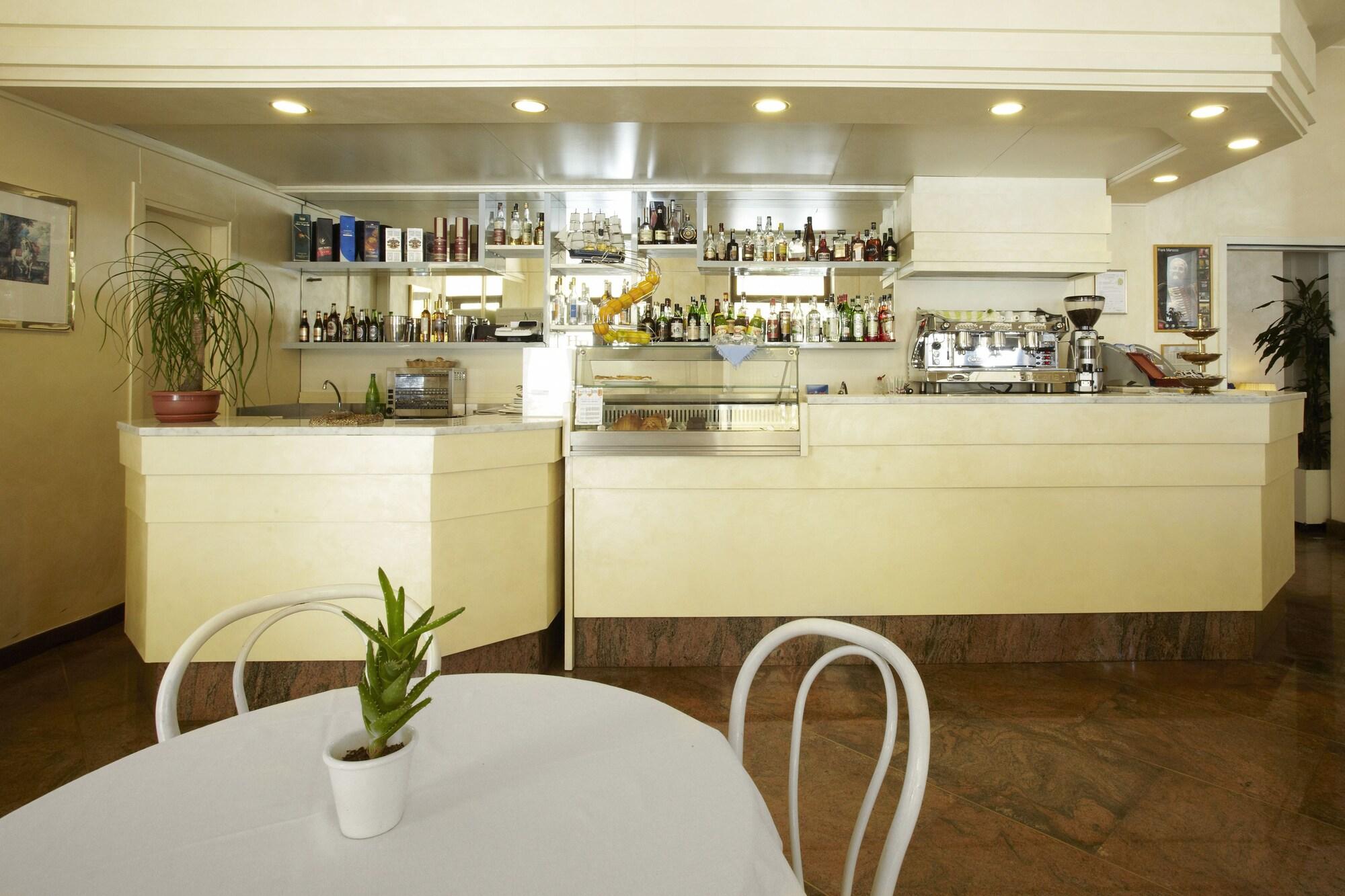 Bar/Salón Hotel Parco