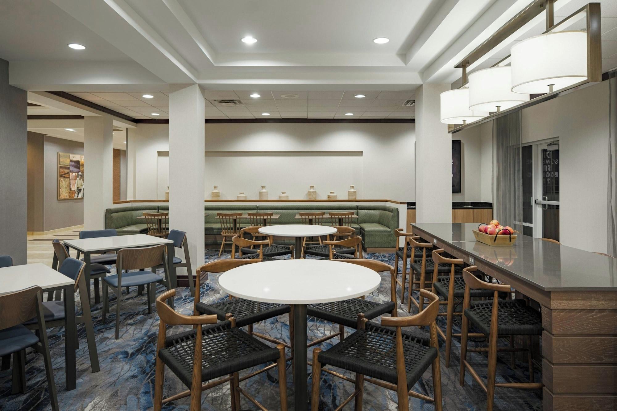 Restaurant Fairfield Inn & Suites by Marriott Louisville East