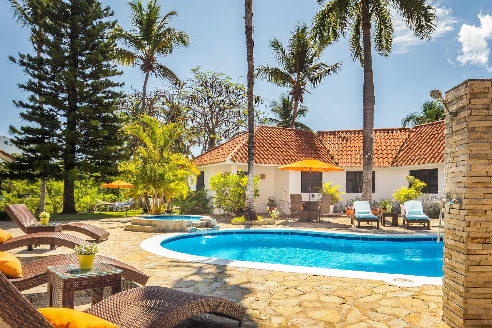 Vista Exterior Garden by the Sea