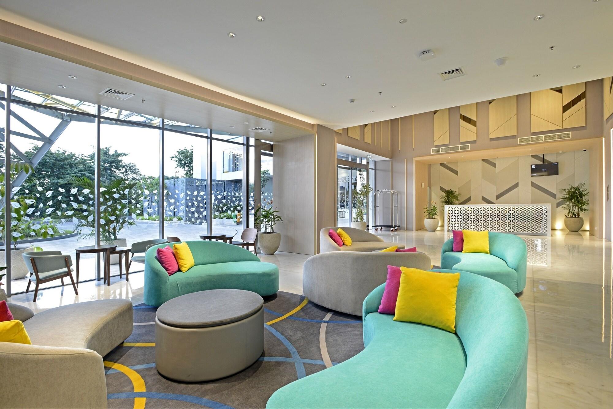 Vista Lobby Midtown Residence Surabaya