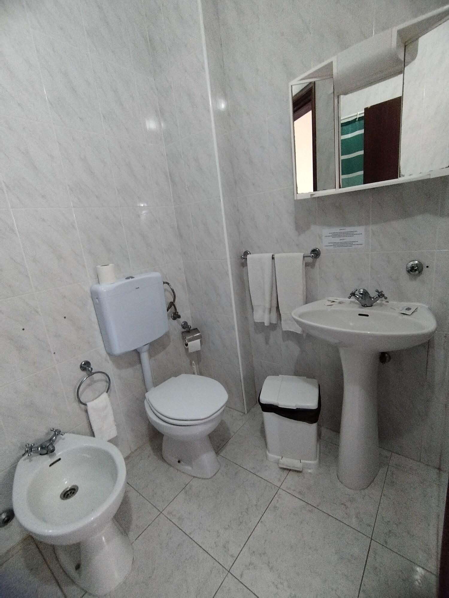 Equipamiento de Habitación Hotel J.S.F.