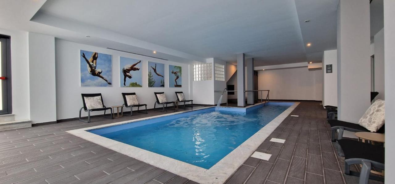 Vista Piscina Villa Rey Spa Hotel