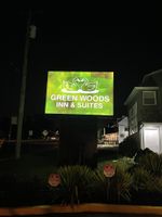 Alojamiento - Greenwoods Inn & Suites