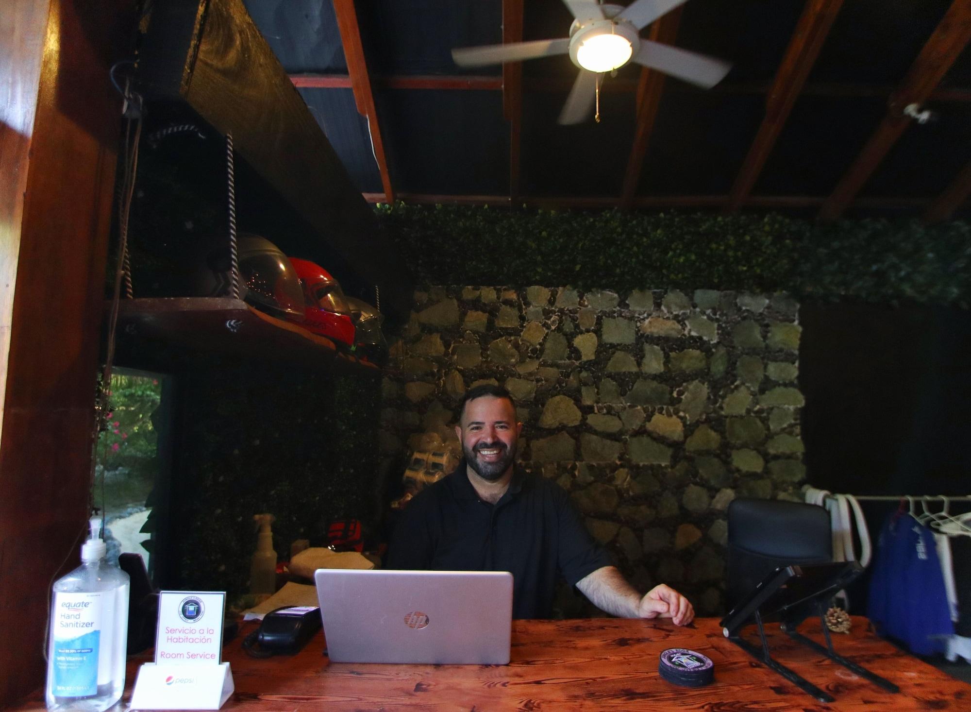 Vista Lobby Jungle's Edge: Jiu-Jitsu, Muay Thai & Yoga Retreats