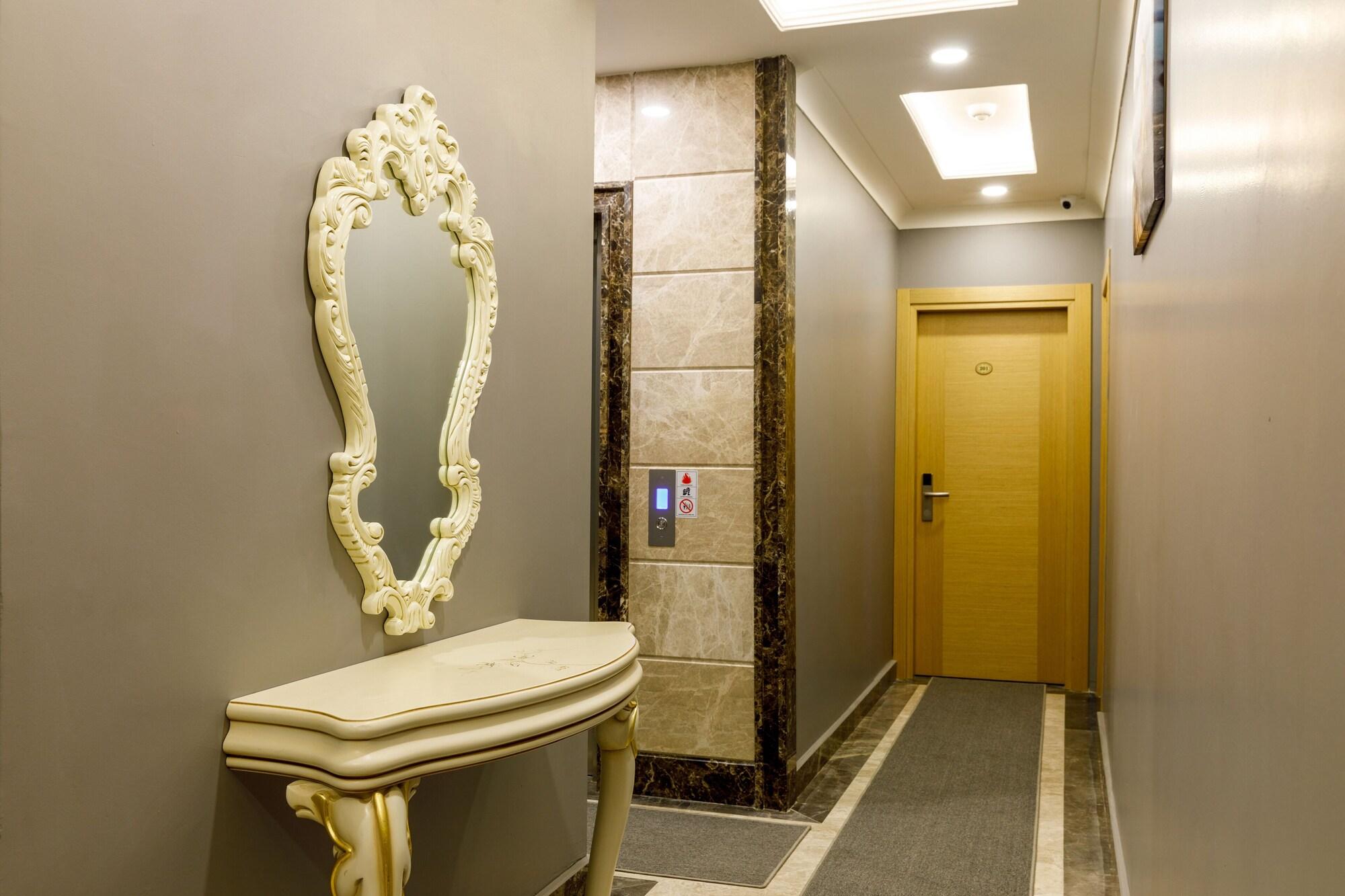 Varios Germenicia Hotel