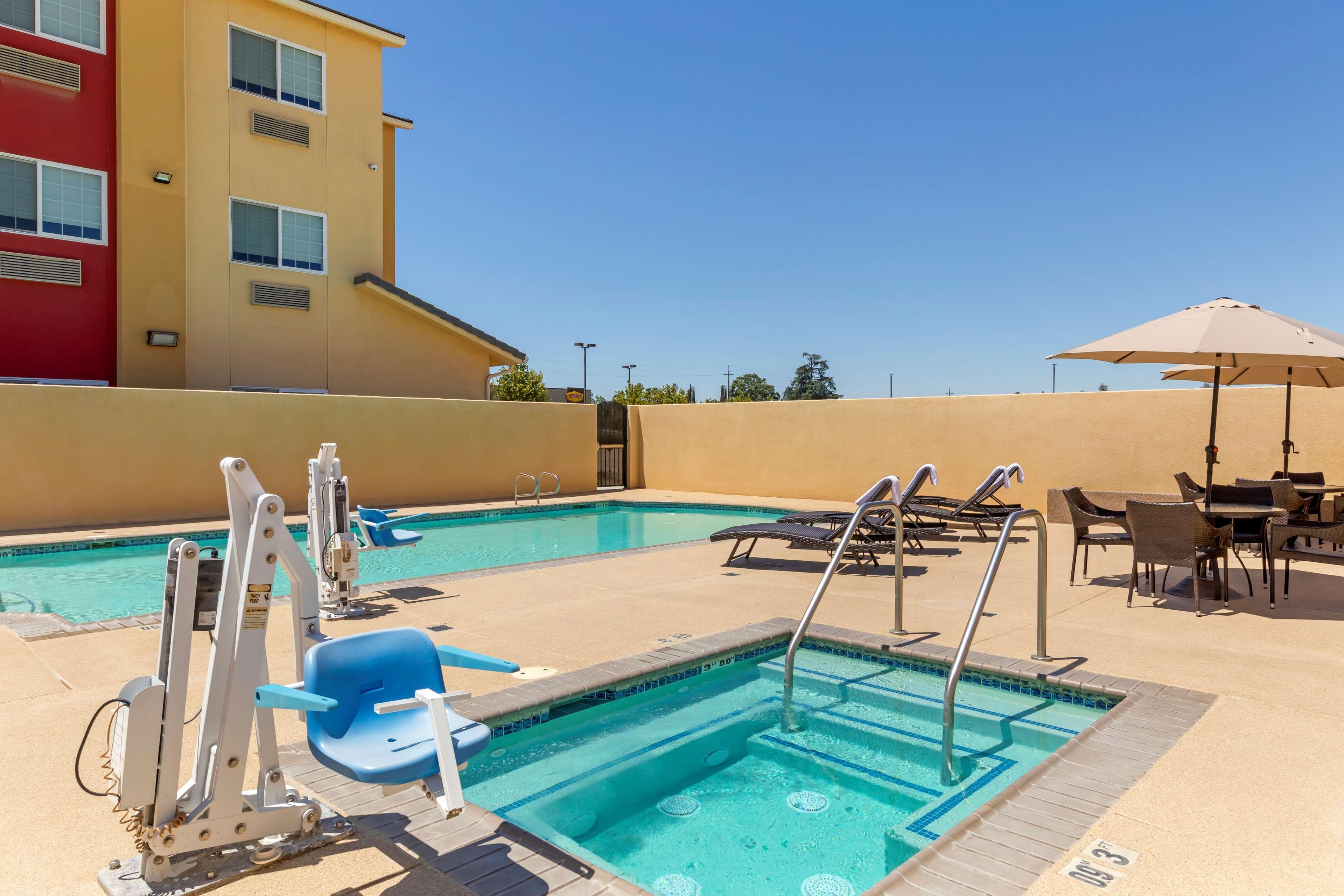 Vista Piscina Best Western Plus Wasco Inn & Suites
