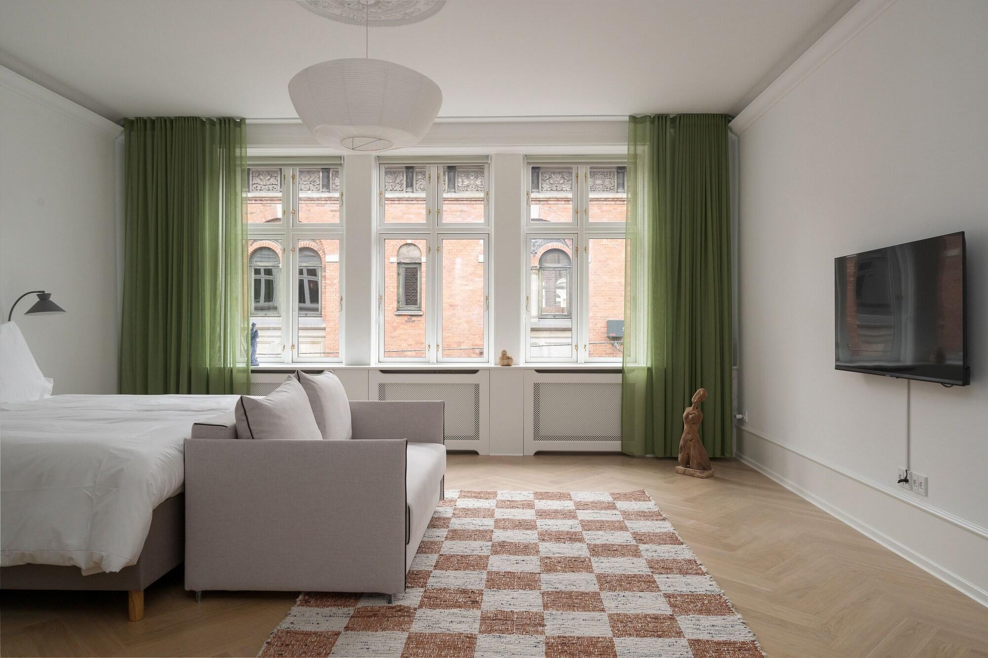 Varios Luxurious apartment by Rådhuspladsen