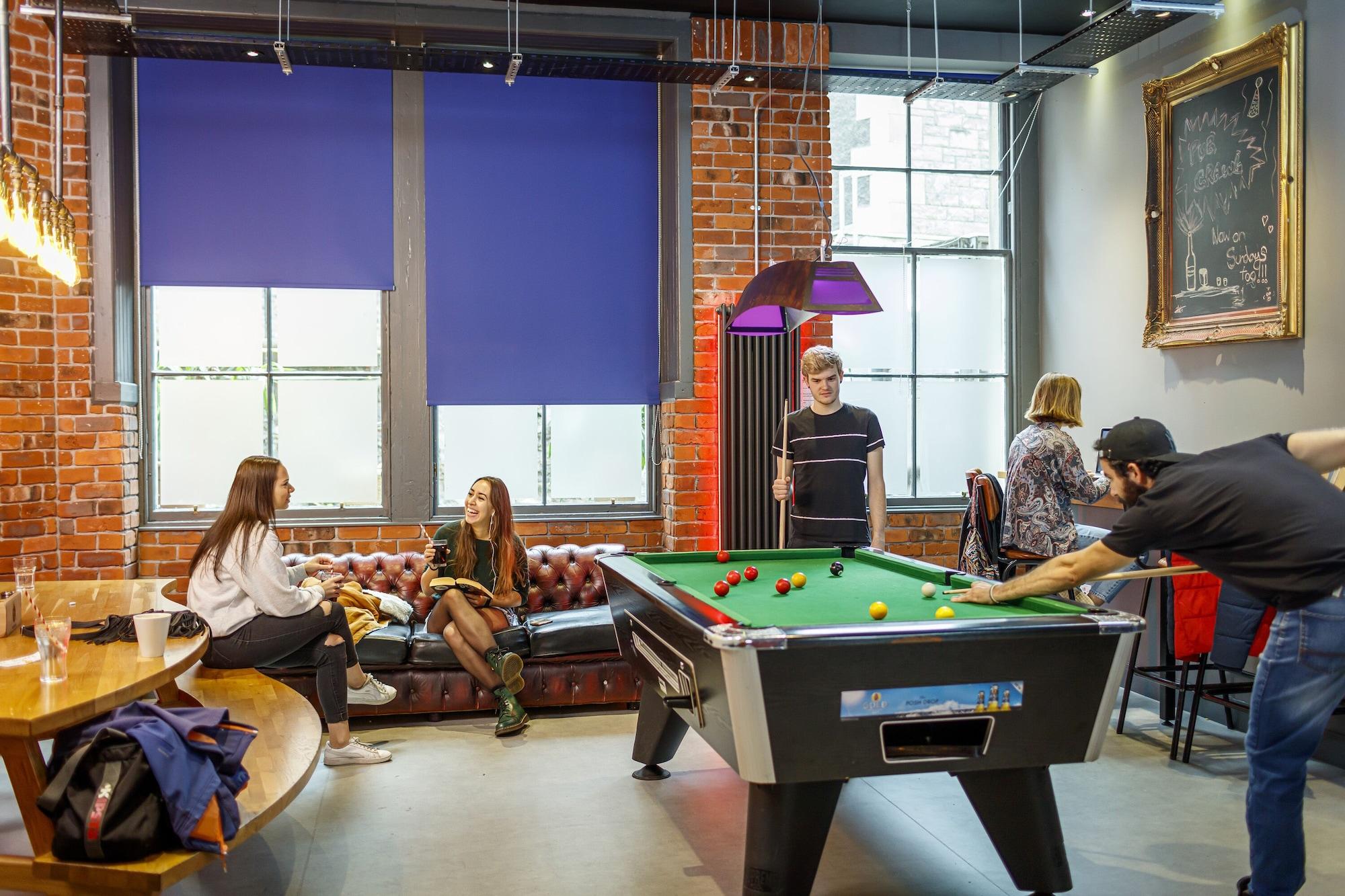 Instalaciones Recreativas Kick Ass Greyfriars - Adults Only - Hostel