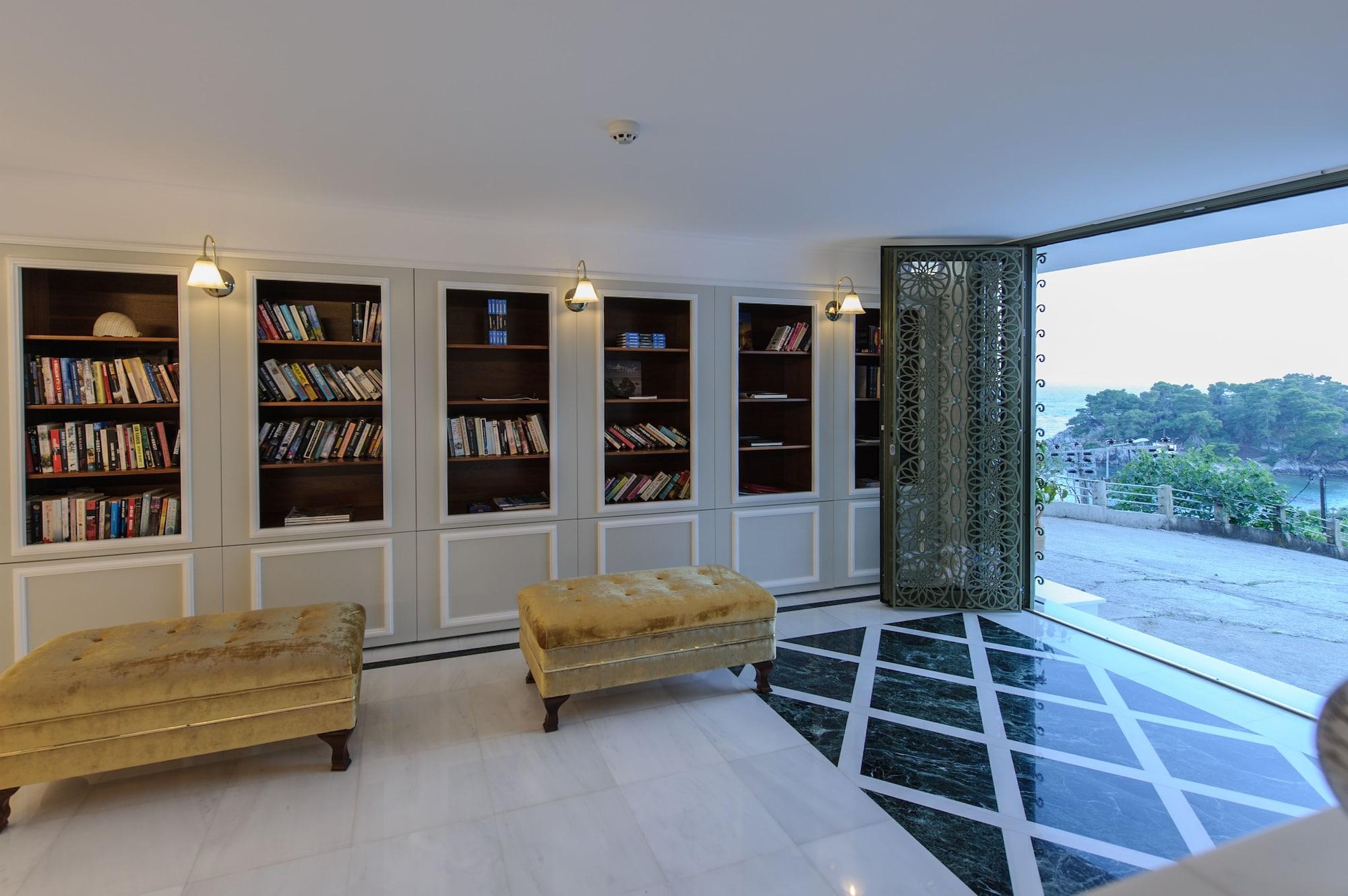 Vista Lobby Irida Parga