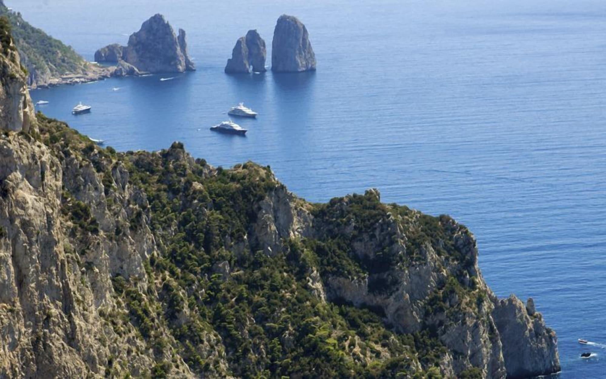 Playa La Ninfa Di Capri