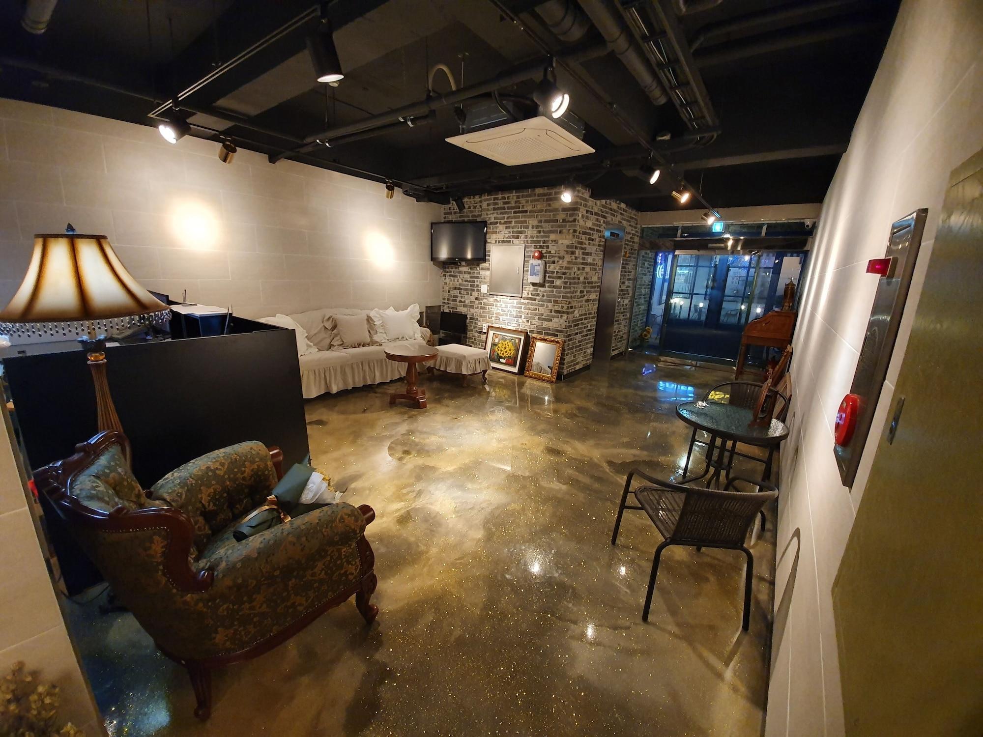 Vista Lobby Vallas Hotel & Guest house