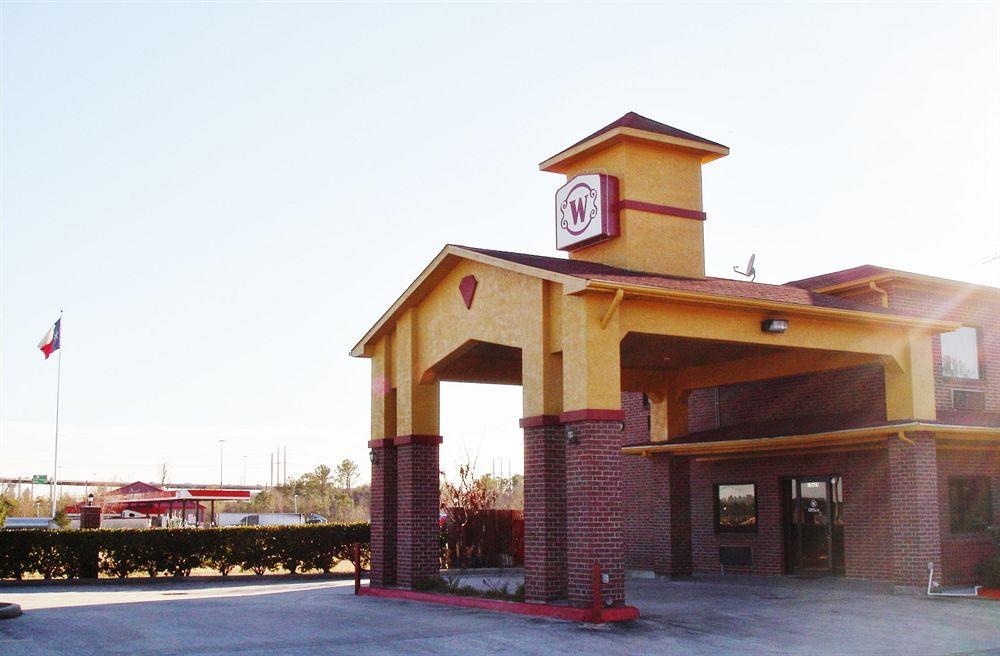 Vista Exterior Winchester Inn & Suites Humble/IAH/North Houston