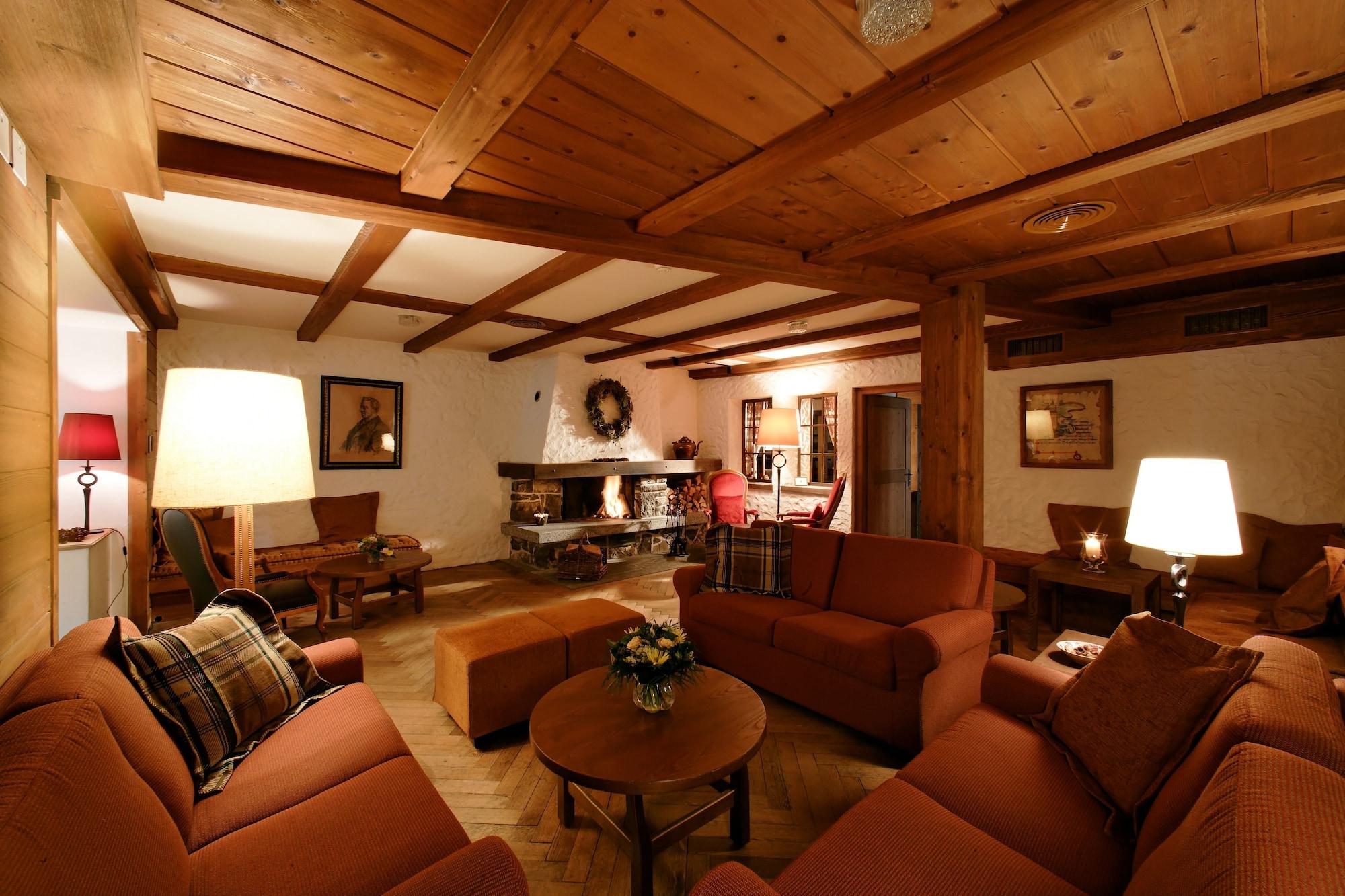 Bar/Salón Hotel Alpenrose Wengen