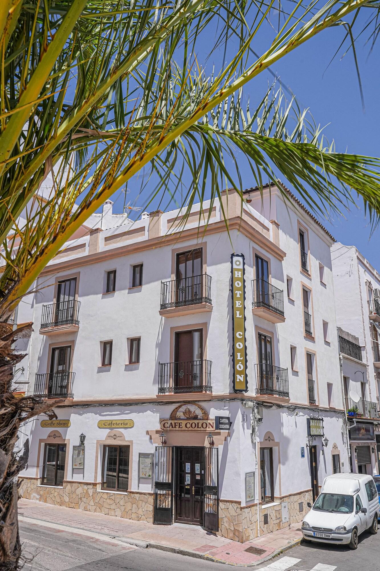 Vista Exterior Hotel Colón