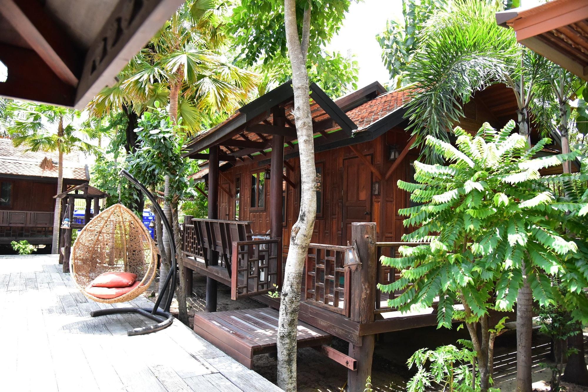 Vista Exterior At Home Resort