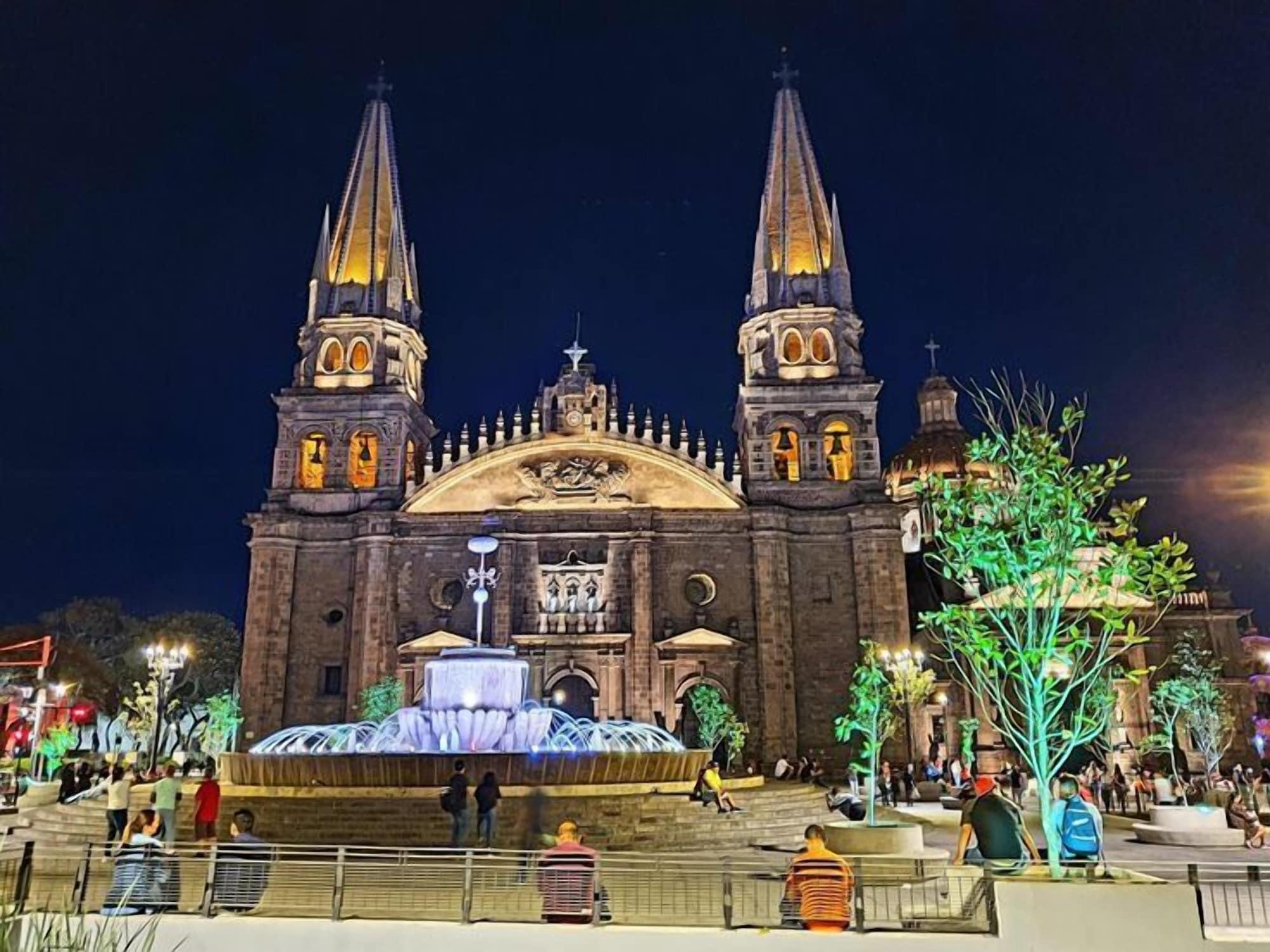 Varios Vista Catedral Self Check in