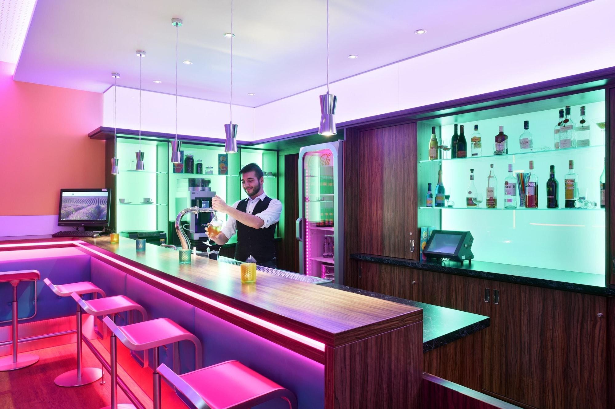 Bar/Salón Bed'nBudget City - Hostel