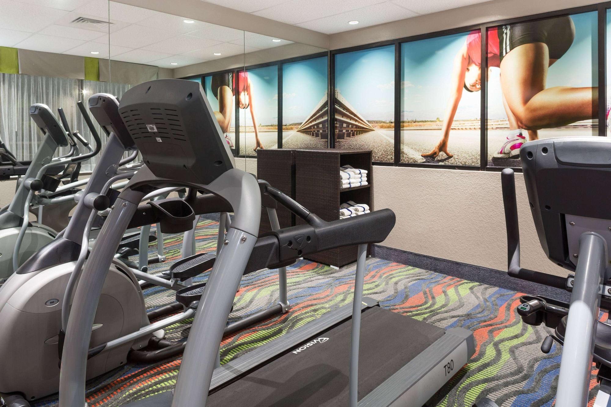 Gimnasio Days Inn & Suites by Wyndham Fort Myers Near JetBlue Park