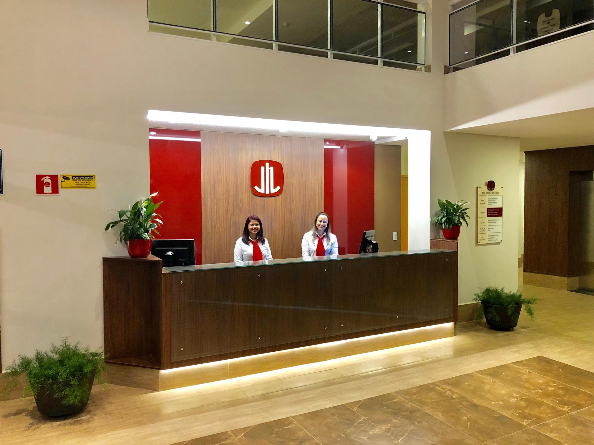 Vista Lobby Lummina Hotel