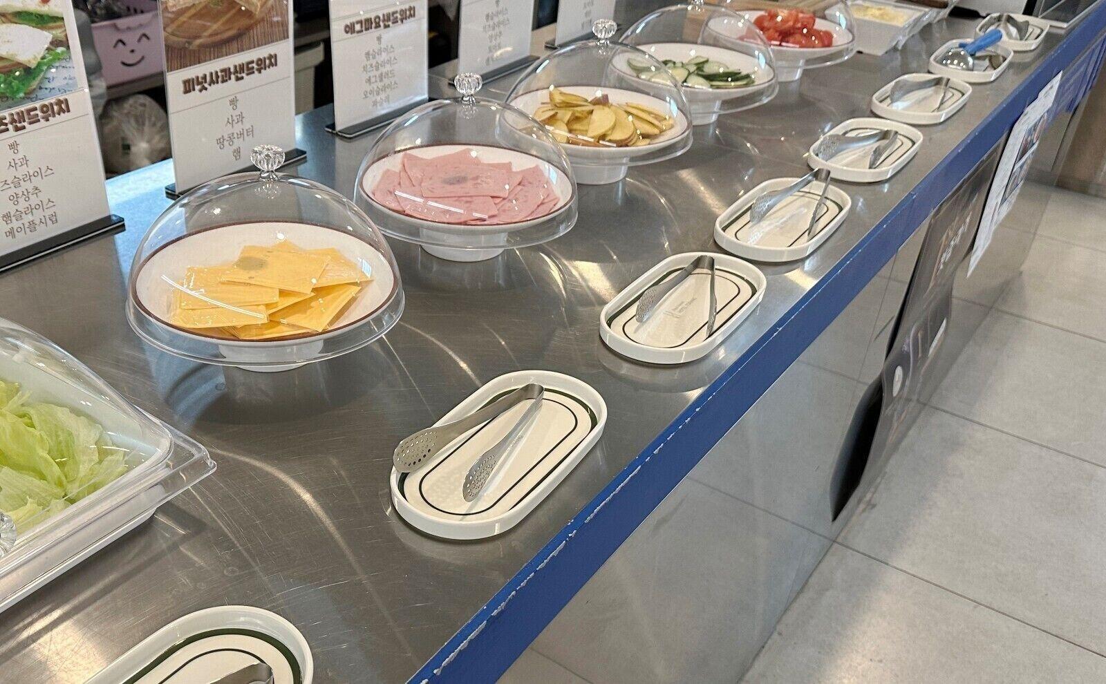 Restaurant Workers Hotel Ansan by Anook