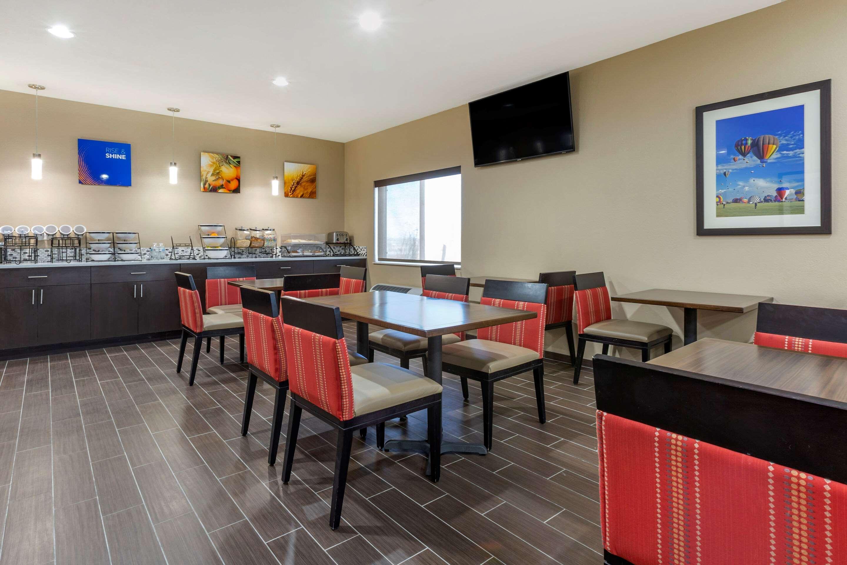 Restaurant Comfort Inn & Suites Alameda at Albuquerque Balloon Fiesta Park