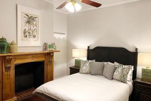 Alquiler Vacacional - Adelaide 5 Star Luxury Colonial Apartment at Hollidge House