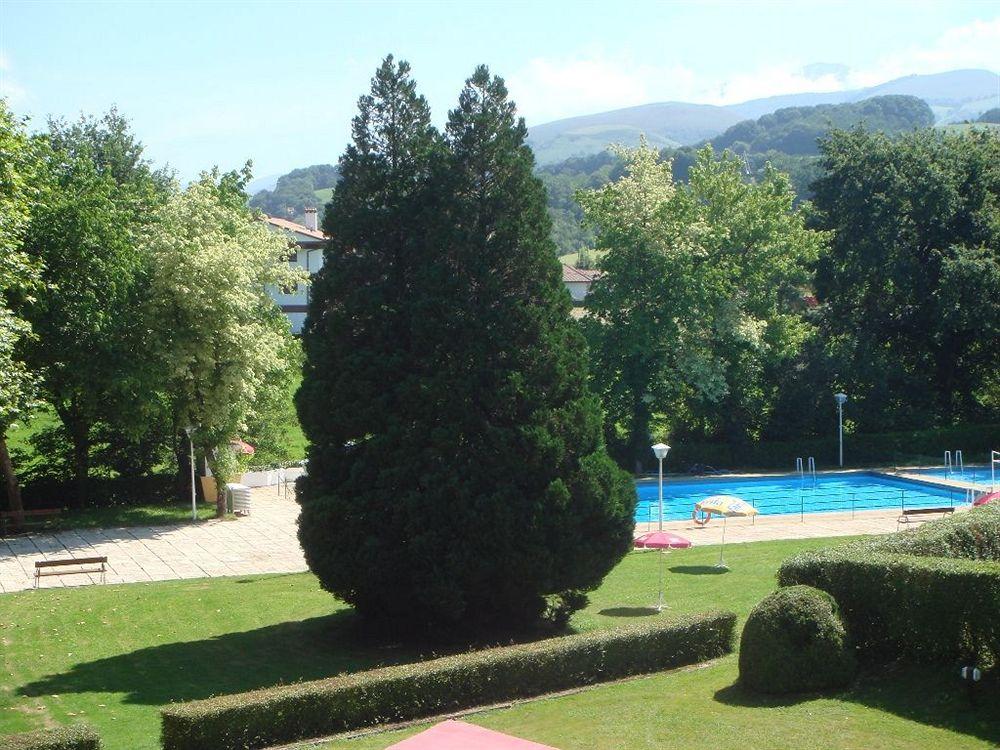 Vista Piscina Hotel Baztán