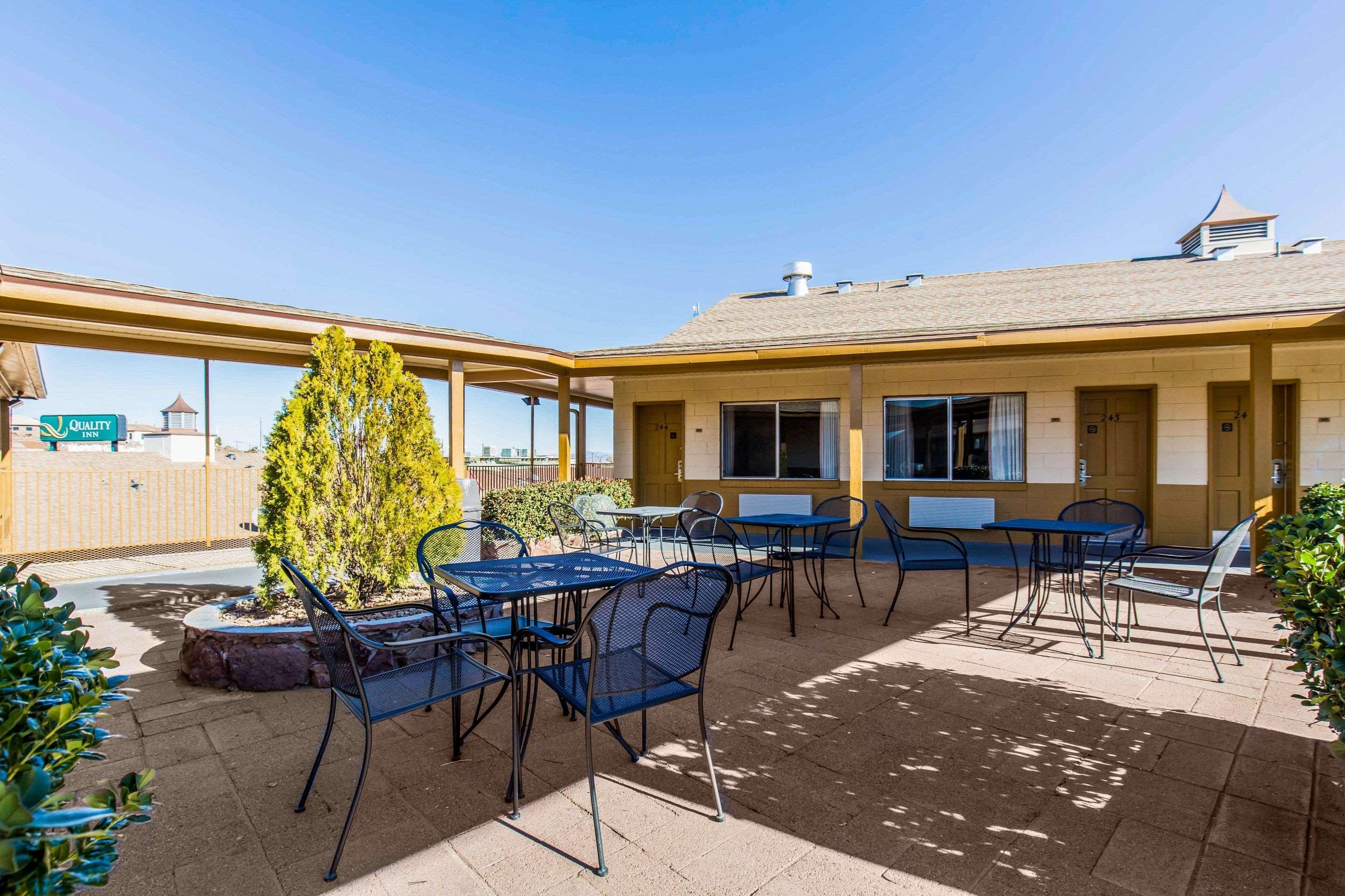 Vista Exterior Rodeway Inn Kingman Route 66