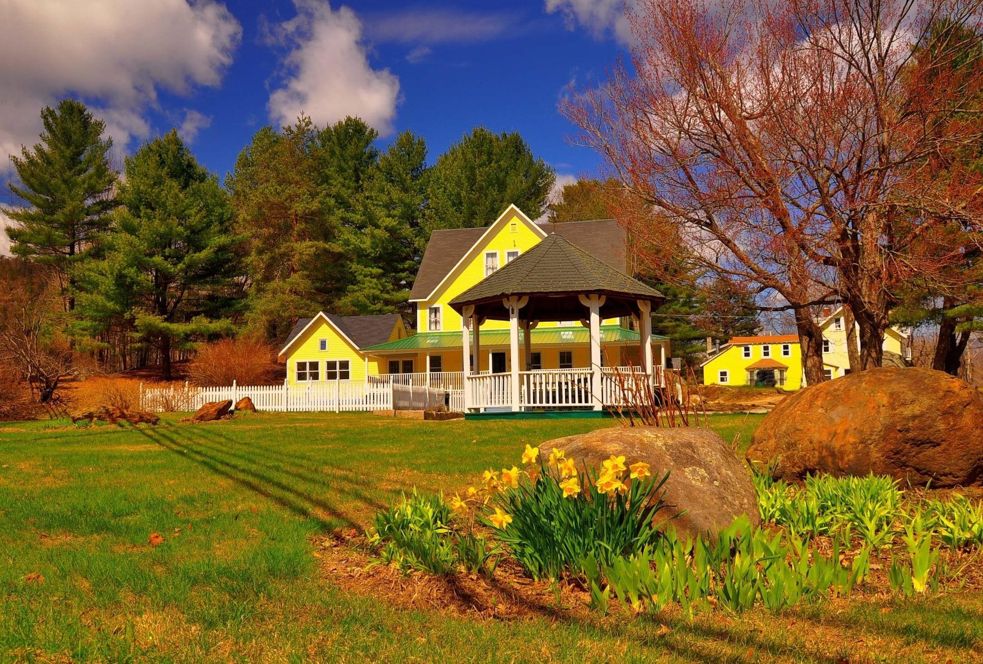 Vista Exterior RiverWood Inn