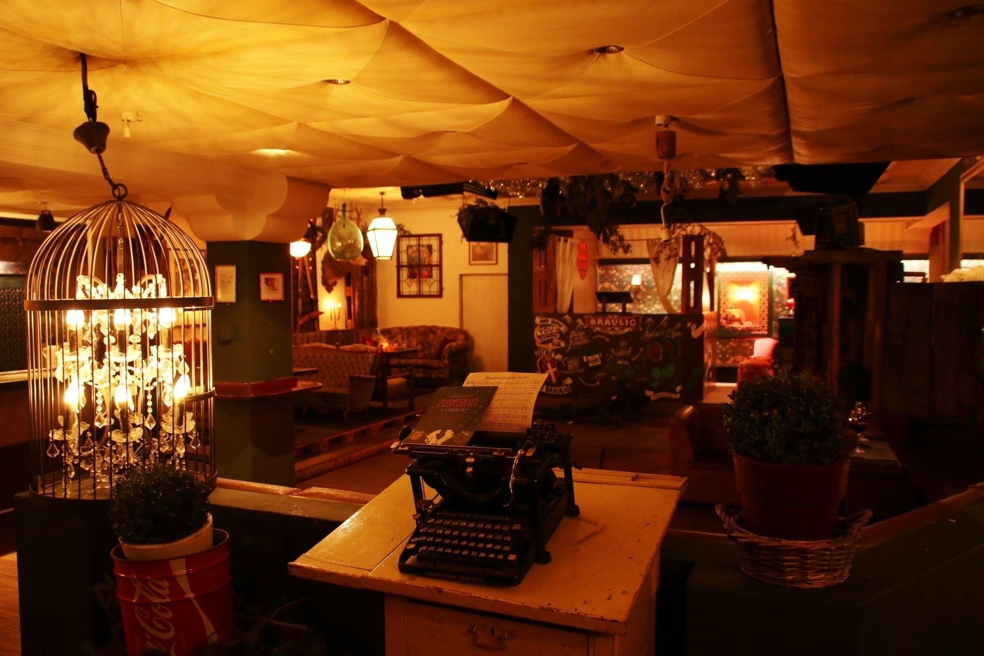 Bar/Salón Petit Steffani