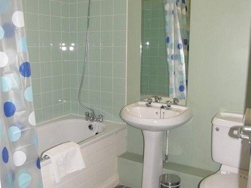 Equipamiento de Habitación Cefn Mably Hotel