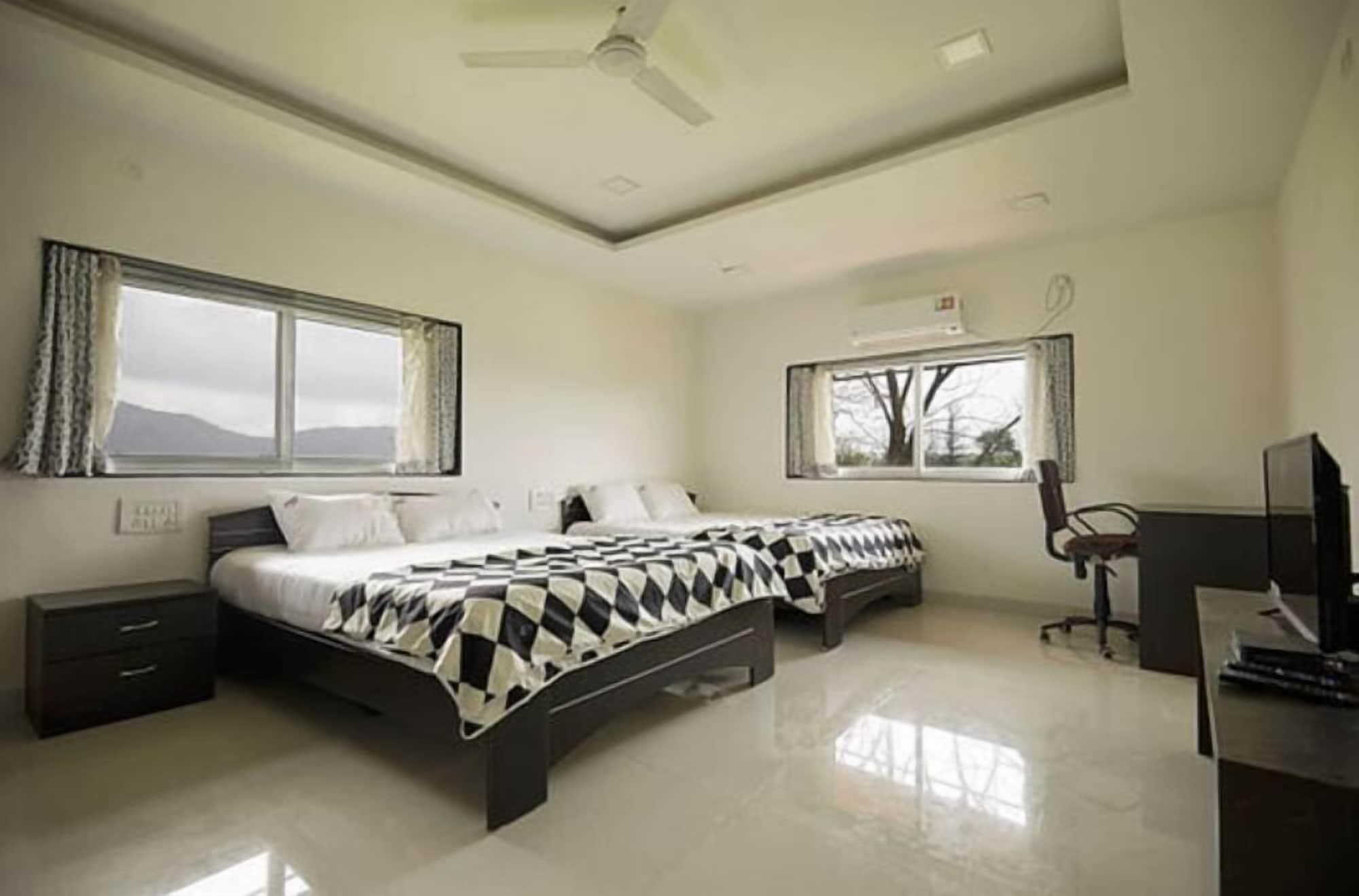 Varios Duke's Den Resort