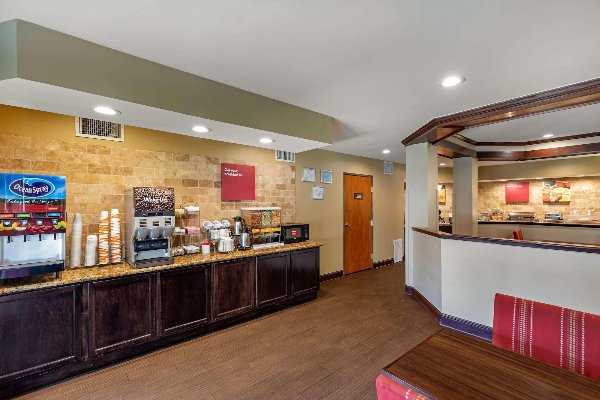 Bar/Salón Comfort Suites North Dallas